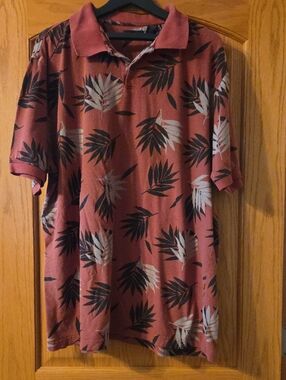 3 XLT Ocean Pacific Rust and Black Tropical Print Collared Shirt